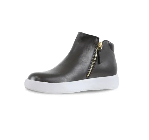 Munro Women's Viera Mid Sneaker - Black