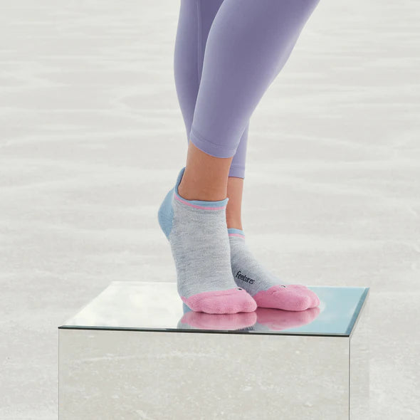 Feetures Women's Elite NST Max Cushion Sock - Cosmic Purple