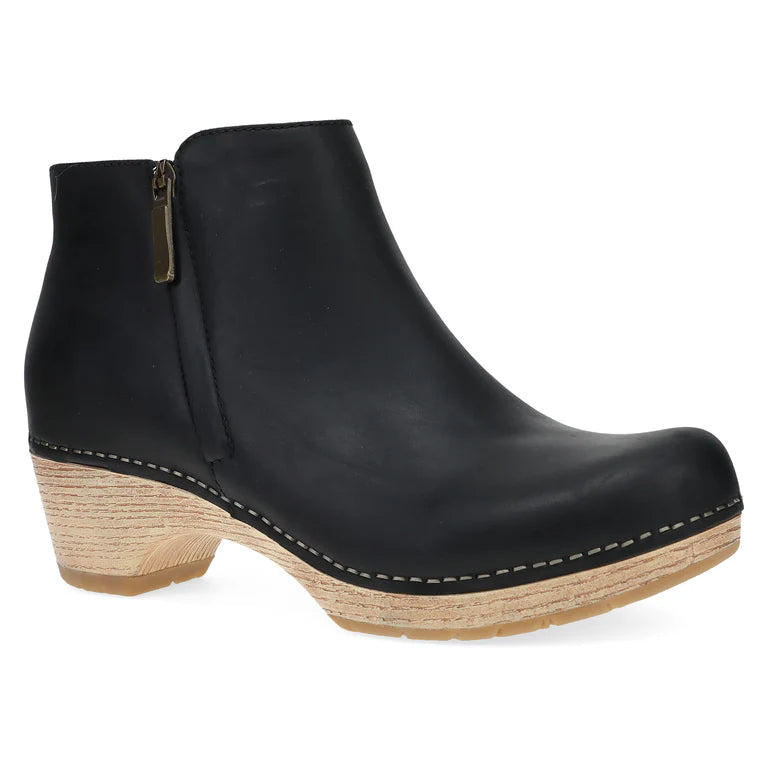 Dansko Women's Lizanne Pull-Up Boot - Black Oiled