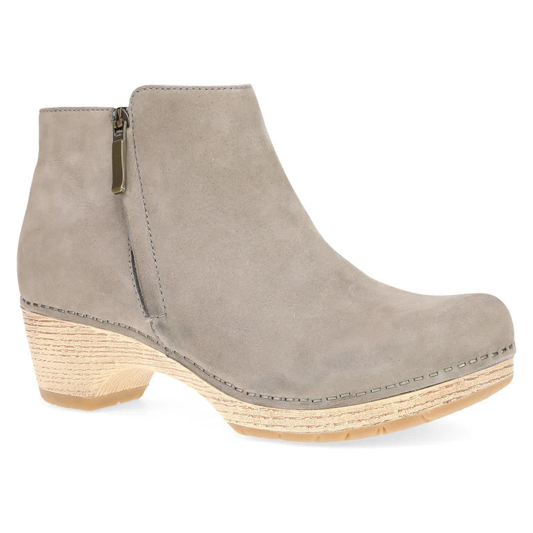 Dansko Women's Lizanne Pull-Up Boot - Taupe Milled Nubuck