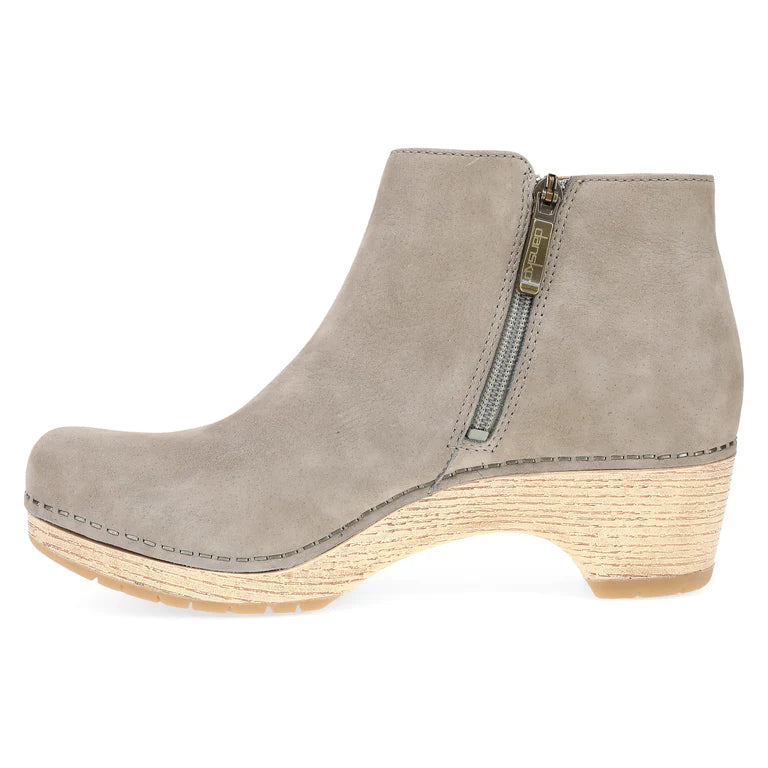 Dansko Women's Lizanne Pull-Up Boot - Taupe Milled Nubuck