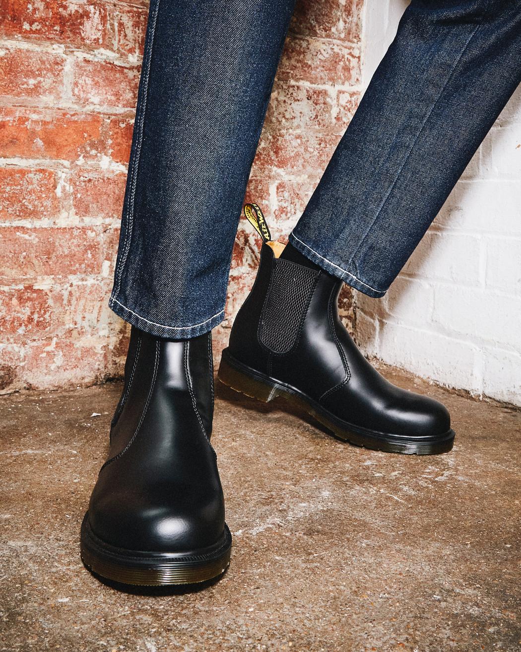 Martens 2976 Leather Chelsea Boot - Black – Alamo Shoes